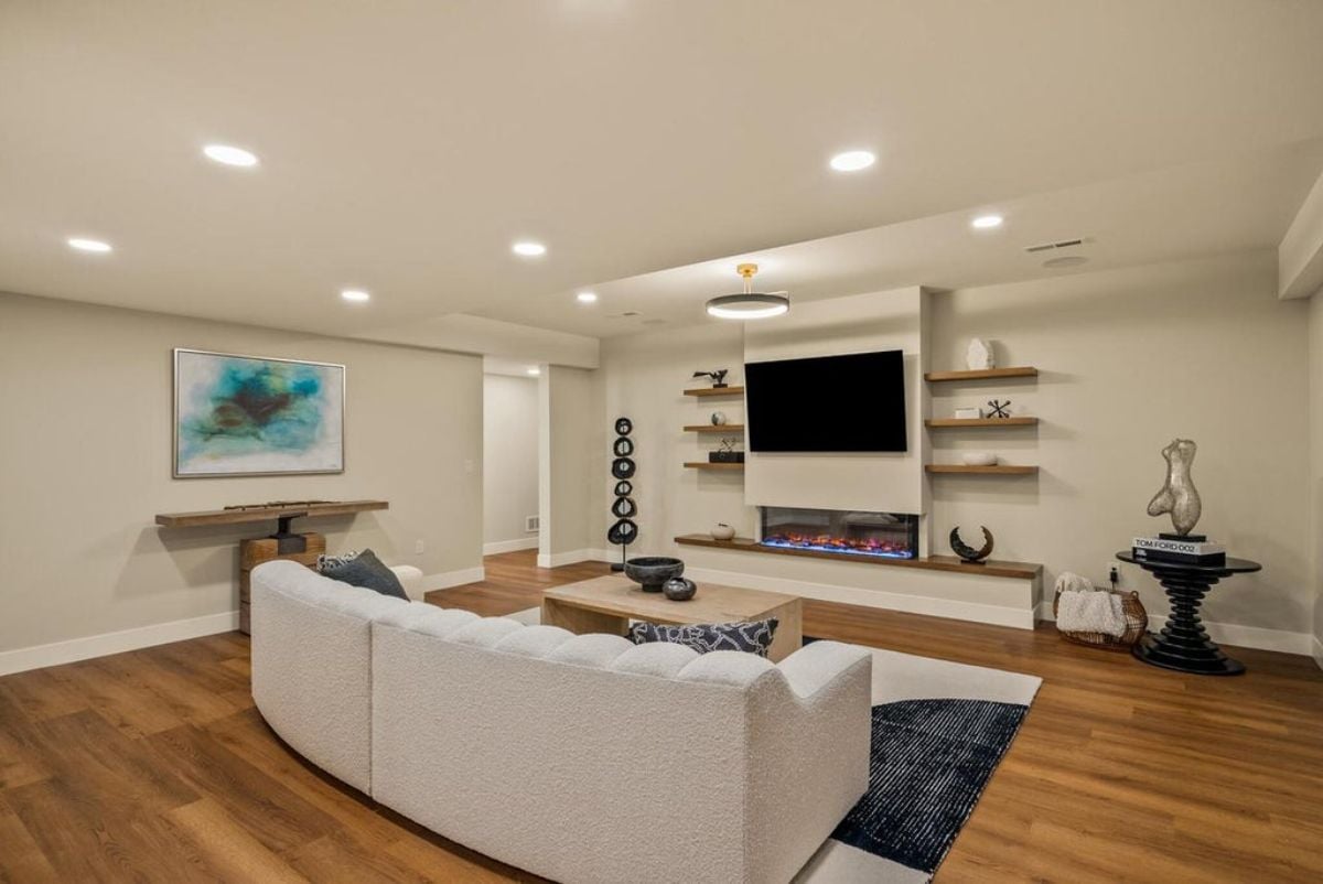 7,439 Sq. Ft. Mansion in New Berlin, WI ($2,799,900)