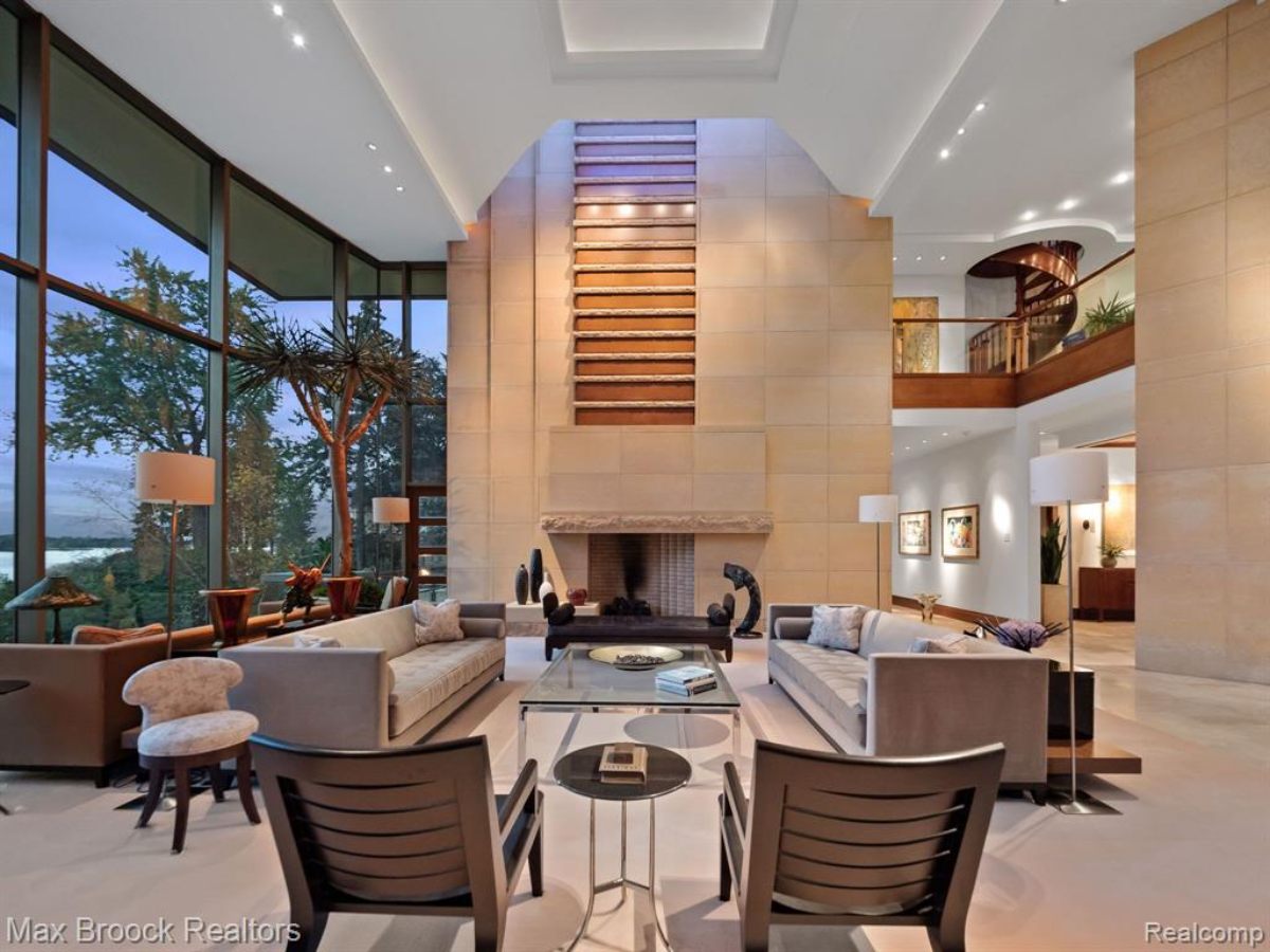 9,369 Sq. Ft. Mansion in Orchard Lake, MI ($9,999,900)