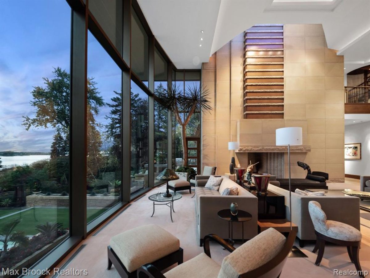 9,369 Sq. Ft. Mansion in Orchard Lake, MI ($9,999,900)