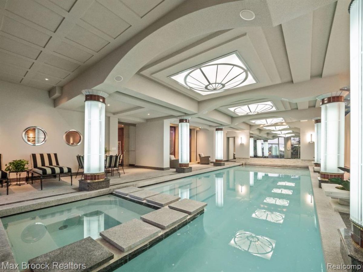 9,369 Sq. Ft. Mansion in Orchard Lake, MI ($9,999,900)