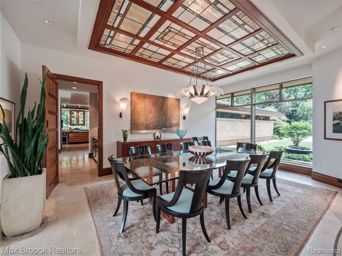 9,369 Sq. Ft. Mansion in Orchard Lake, MI ($9,999,900)
