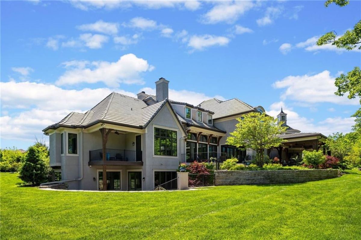 9,658 Sq. Ft. Mansion in Overland Park, KS ($3,475,000)