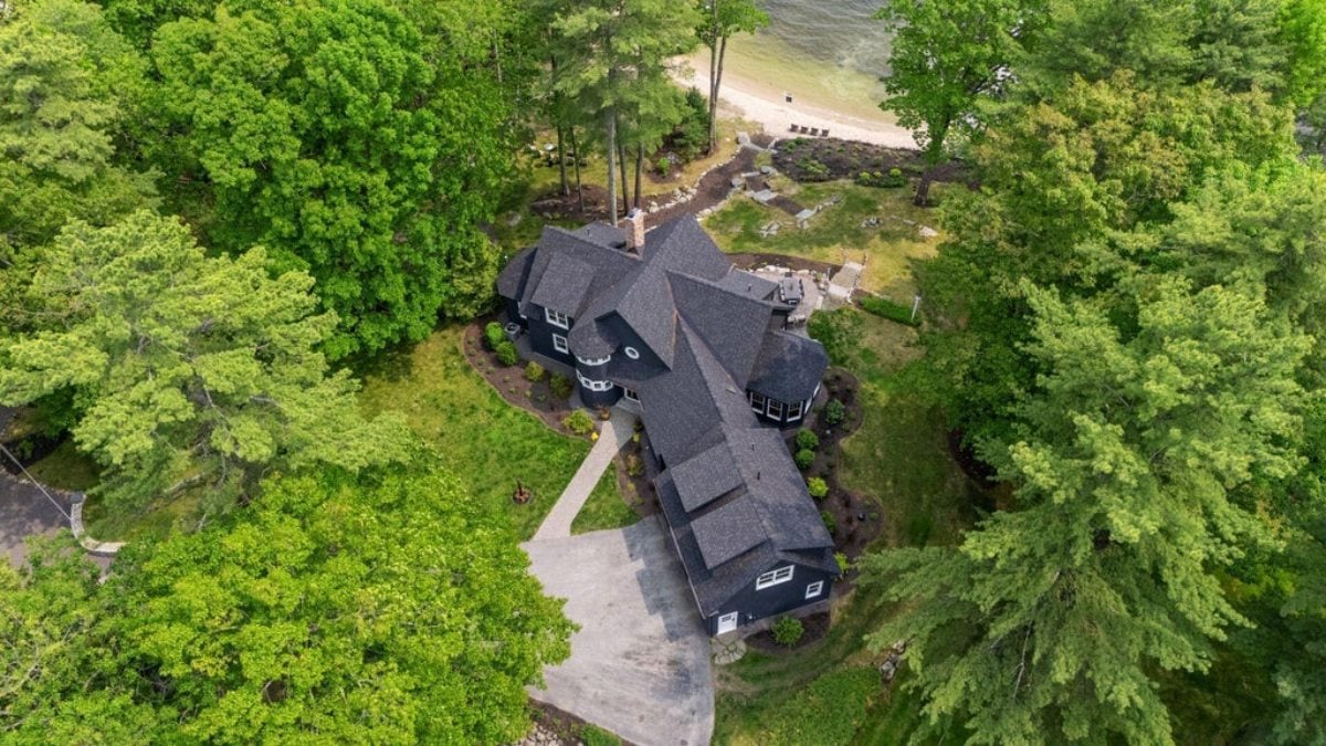 5,474 Sq. Ft. Mansion in Raymond, ME ($5,595,000)