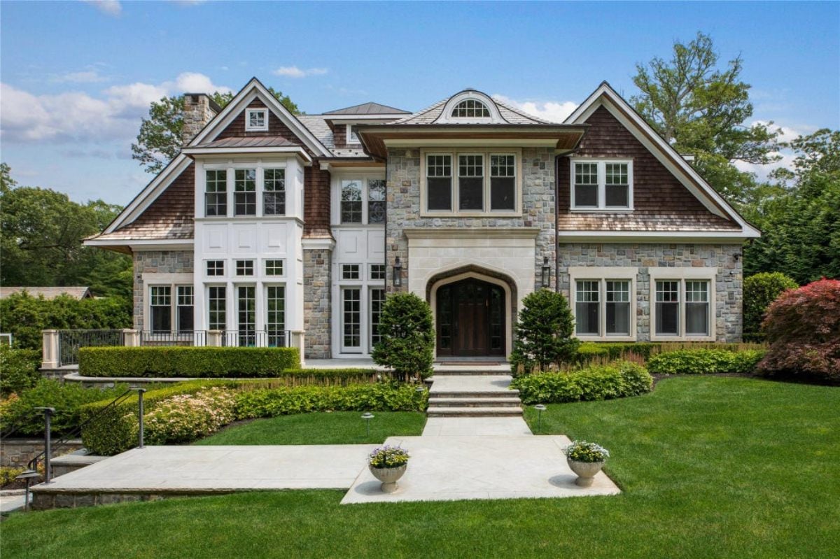 5,892 Sq. Ft. Mansion in Roslyn Estates, NY ($7,350,000)