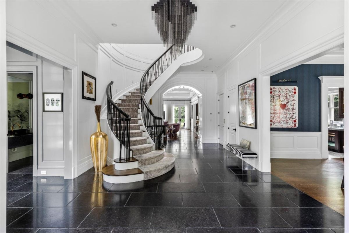 5,892 Sq. Ft. Mansion in Roslyn Estates, NY ($7,350,000)