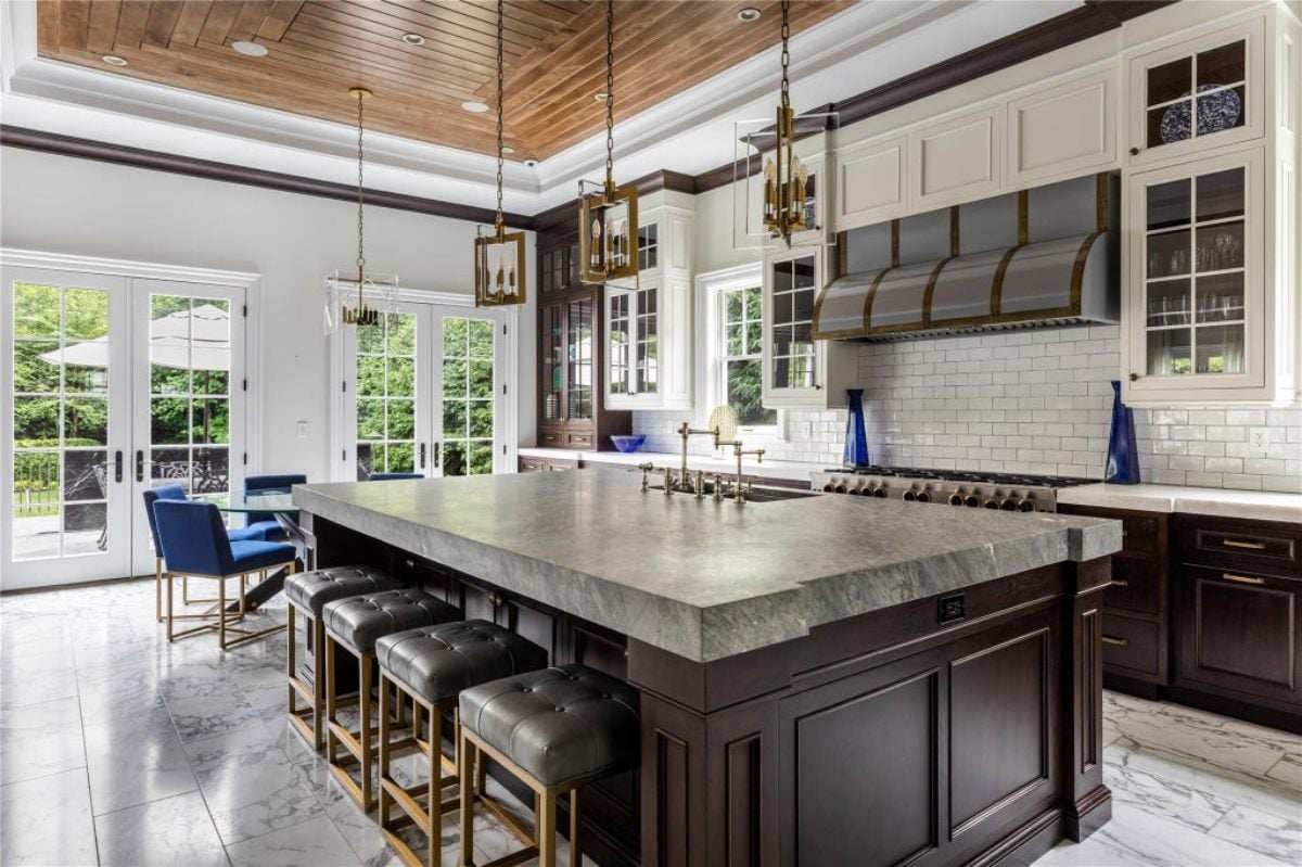 5,892 Sq. Ft. Mansion in Roslyn Estates, NY ($7,350,000)