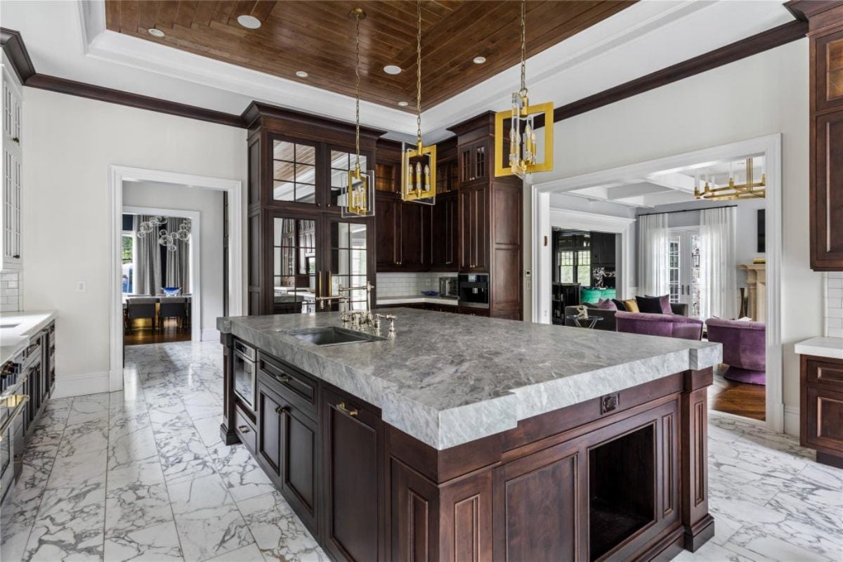 5,892 Sq. Ft. Mansion in Roslyn Estates, NY ($7,350,000)