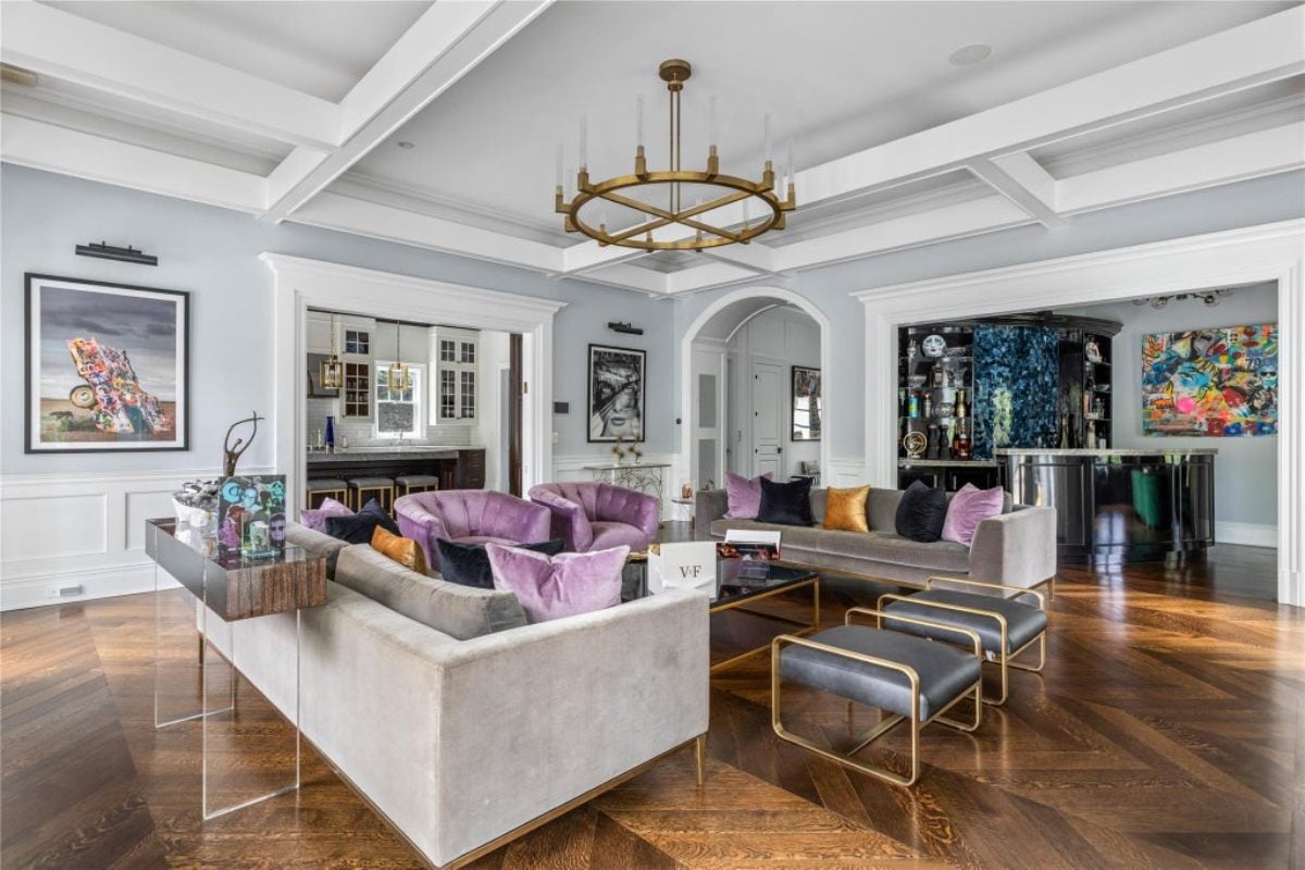5,892 Sq. Ft. Mansion in Roslyn Estates, NY ($7,350,000)