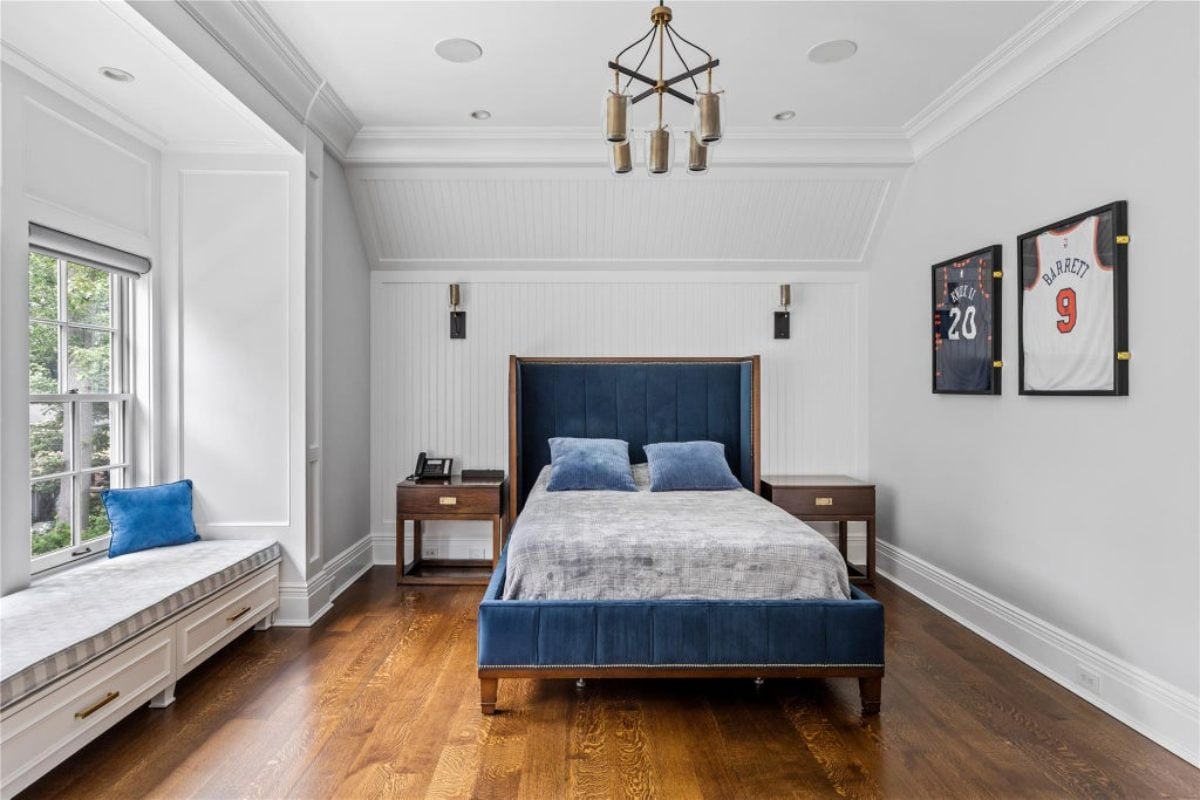 5,892 Sq. Ft. Mansion in Roslyn Estates, NY ($7,350,000)