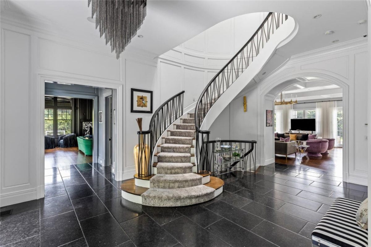 5,892 Sq. Ft. Mansion in Roslyn Estates, NY ($7,350,000)