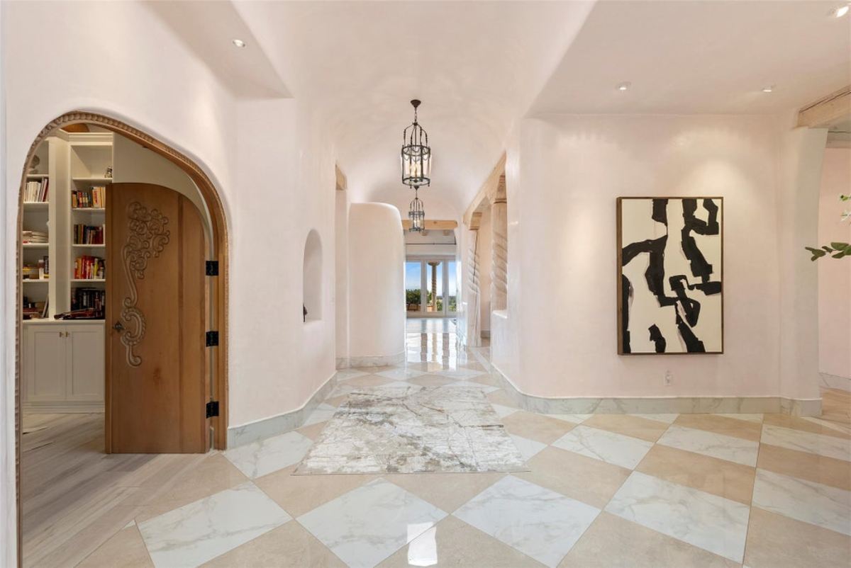 6,700 Sq. Ft. Mansion in Santa Fe, NM ($3,995,000)
