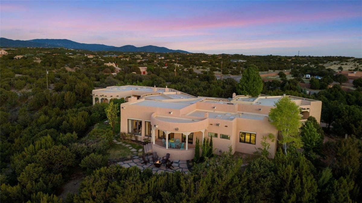 6,700 Sq. Ft. Mansion in Santa Fe, NM ($3,995,000)