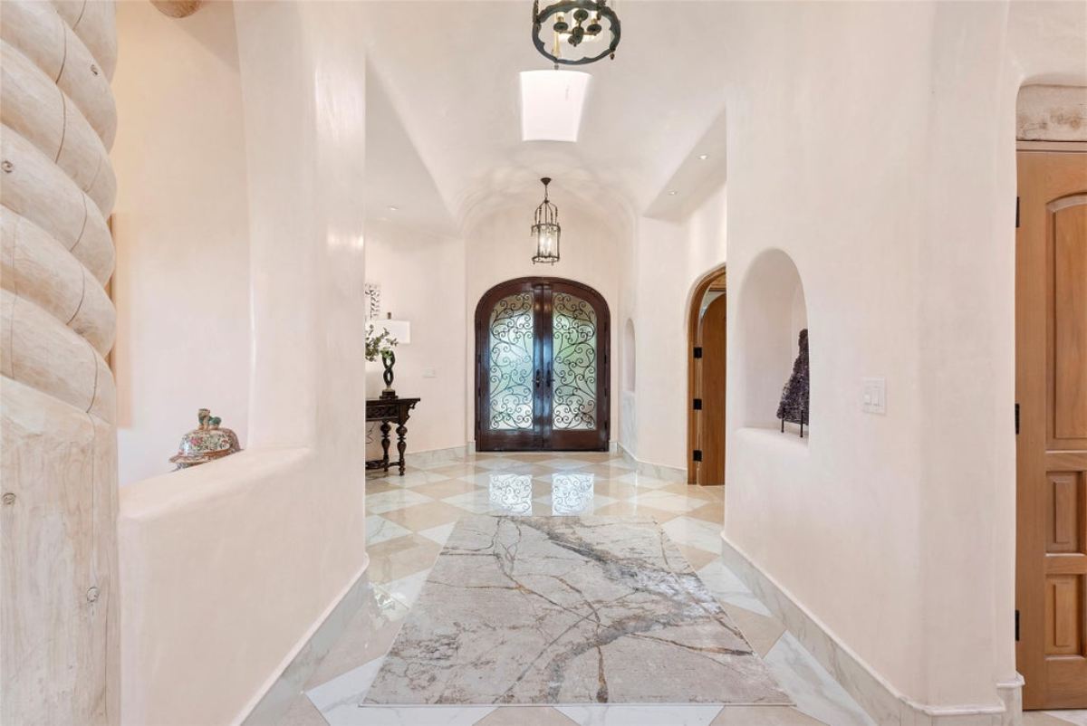 6,700 Sq. Ft. Mansion in Santa Fe, NM ($3,995,000)