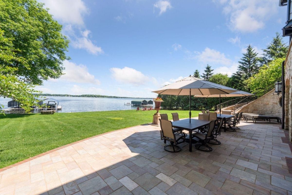 8,455 Sq. Ft. Mansion in Shorewood, MN ($5,995,000)