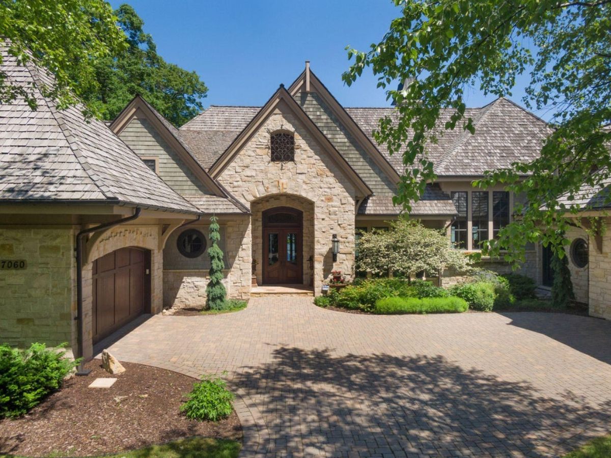 8,455 Sq. Ft. Mansion in Shorewood, MN ($5,995,000)