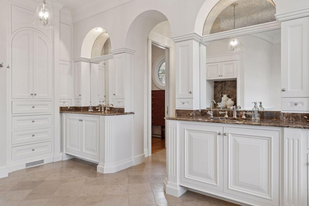 8,455 Sq. Ft. Mansion in Shorewood, MN ($5,995,000)