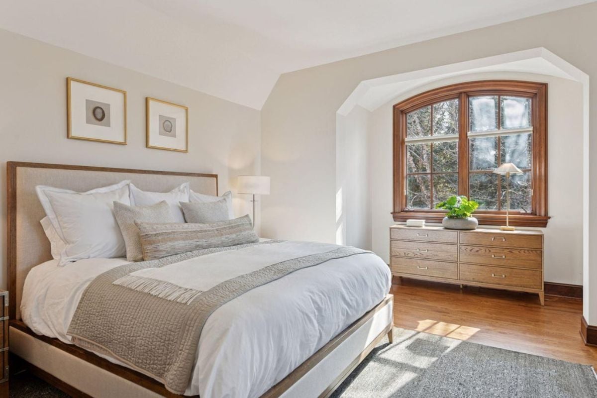 8,455 Sq. Ft. Mansion in Shorewood, MN ($5,995,000)