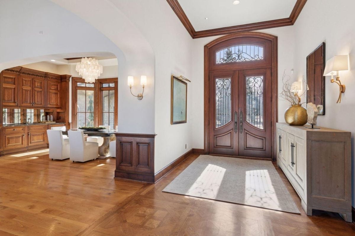 8,455 Sq. Ft. Mansion in Shorewood, MN ($5,995,000)
