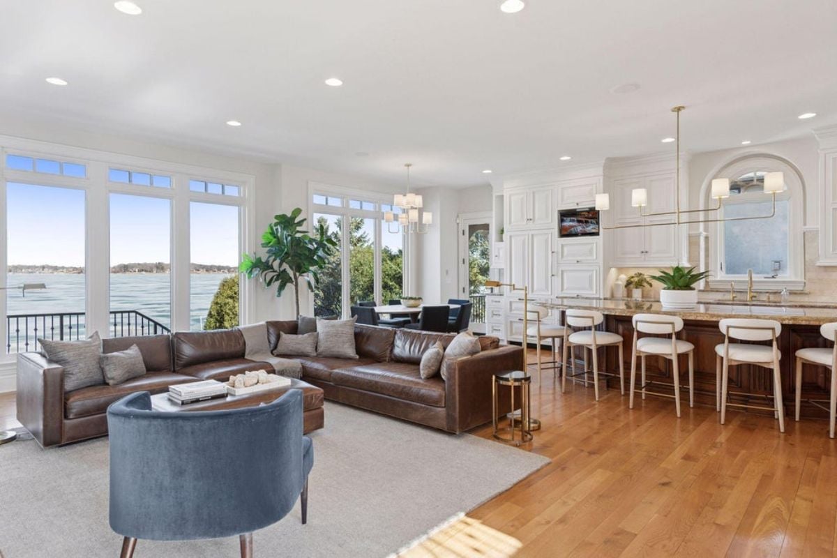 8,455 Sq. Ft. Mansion in Shorewood, MN ($5,995,000)