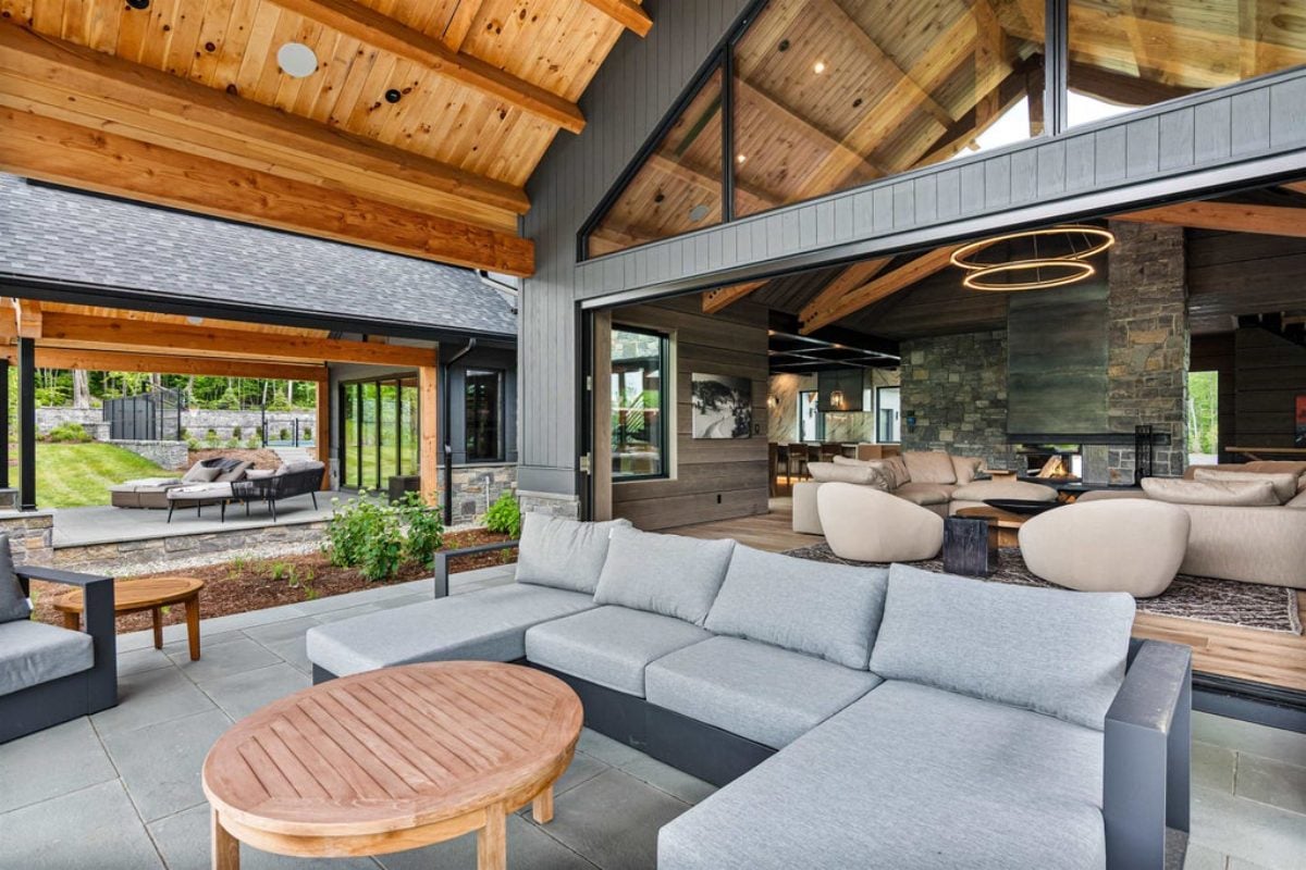 9,968 Sq. Ft. Mansion in Stowe, VT ($15,850,000)