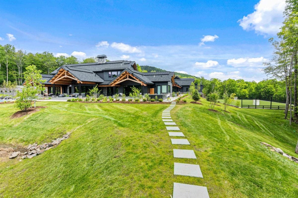 9,968 Sq. Ft. Mansion in Stowe, VT ($15,850,000)