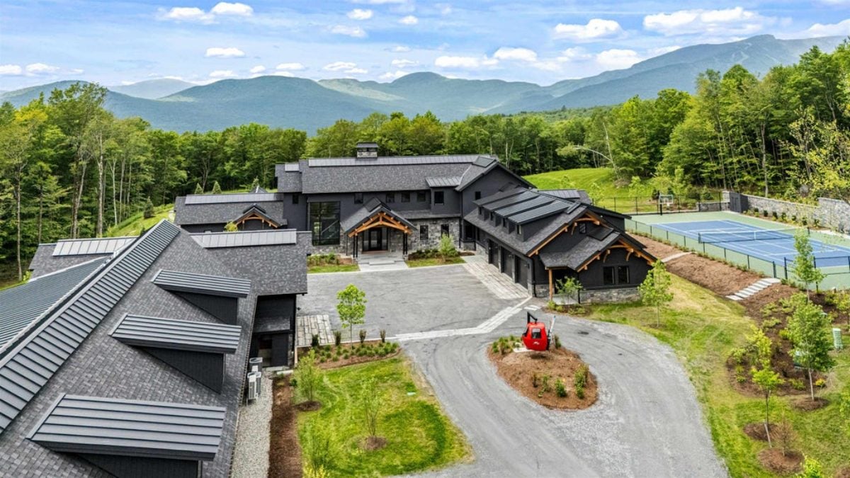 9,968 Sq. Ft. Mansion in Stowe, VT ($15,850,000)