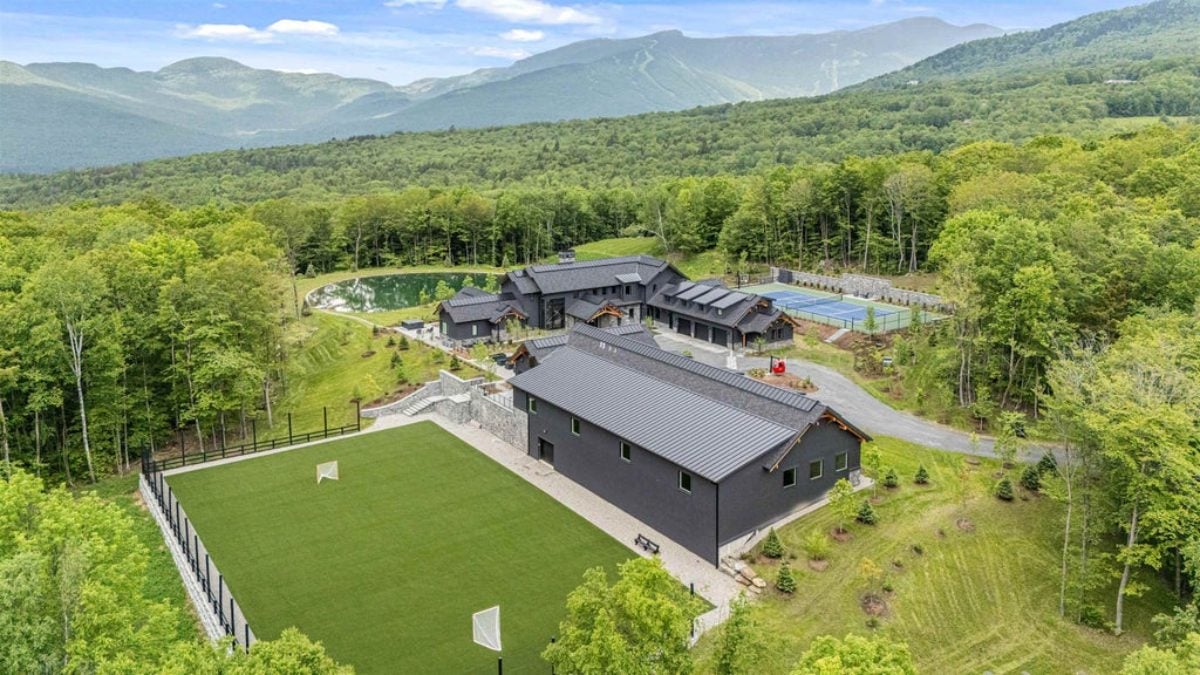 9,968 Sq. Ft. Mansion in Stowe, VT ($15,850,000)