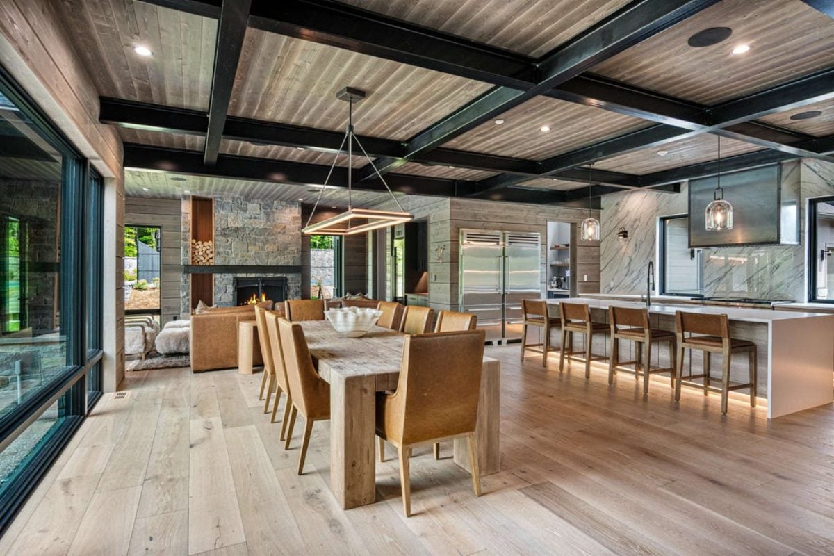 9,968 Sq. Ft. Mansion in Stowe, VT ($15,850,000)