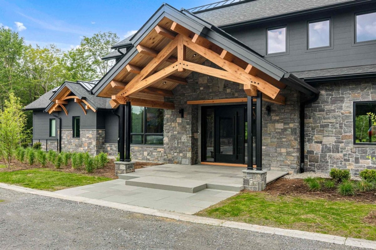 9,968 Sq. Ft. Mansion in Stowe, VT ($15,850,000)