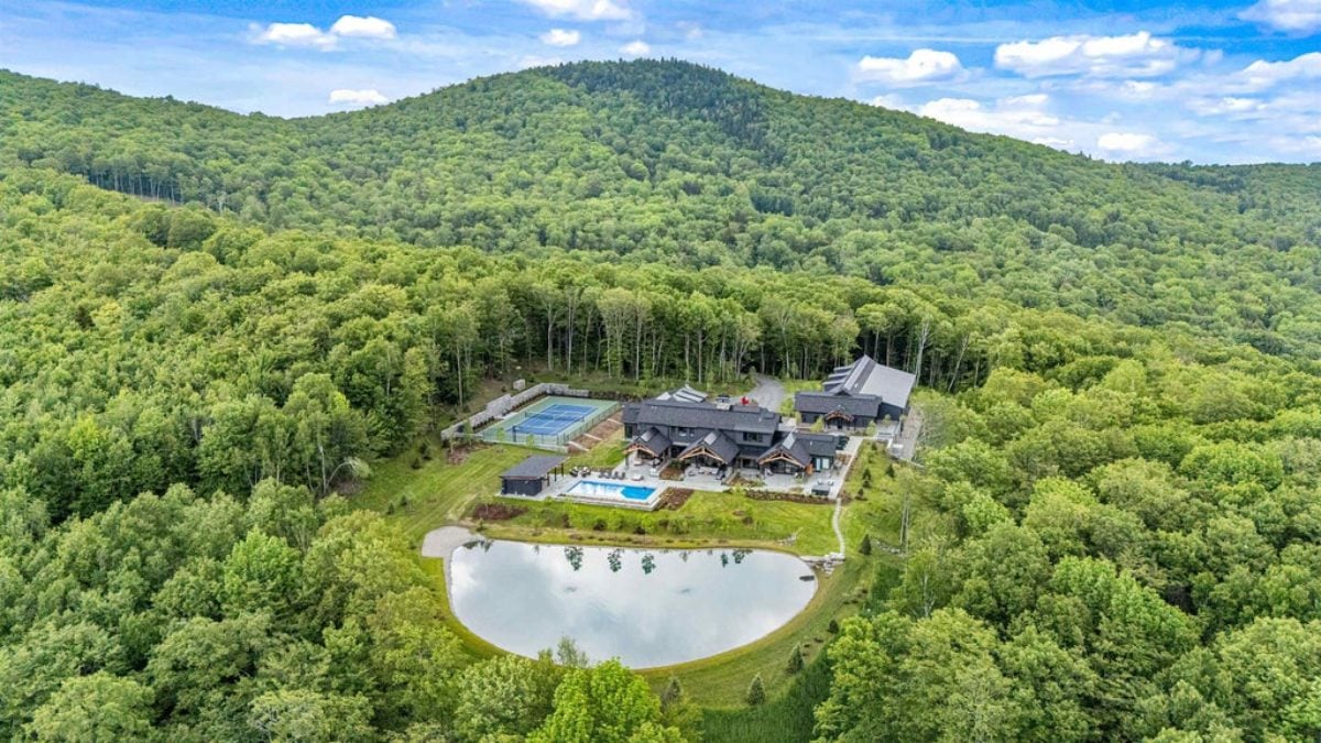 9,968 Sq. Ft. Mansion in Stowe, VT ($15,850,000)