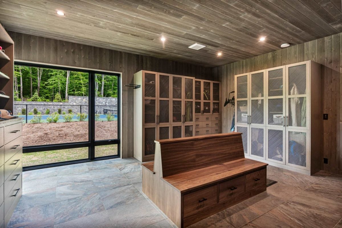 9,968 Sq. Ft. Mansion in Stowe, VT ($15,850,000)