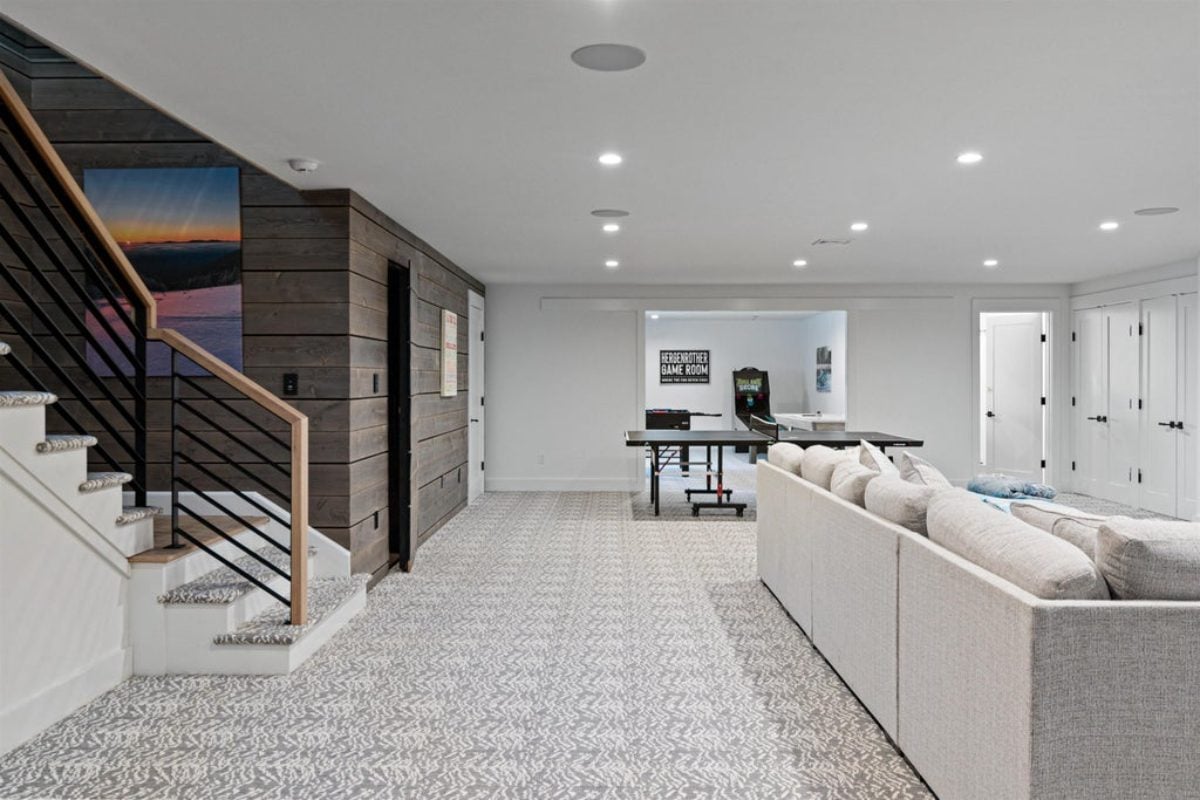 9,968 Sq. Ft. Mansion in Stowe, VT ($15,850,000)