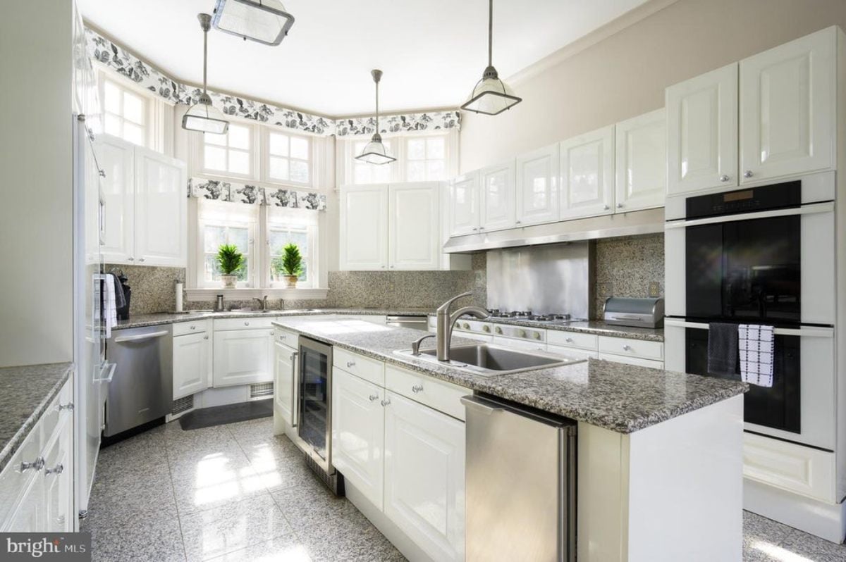 10,000 Sq. Ft. Mansion in Washington, DC ($17,950,000)