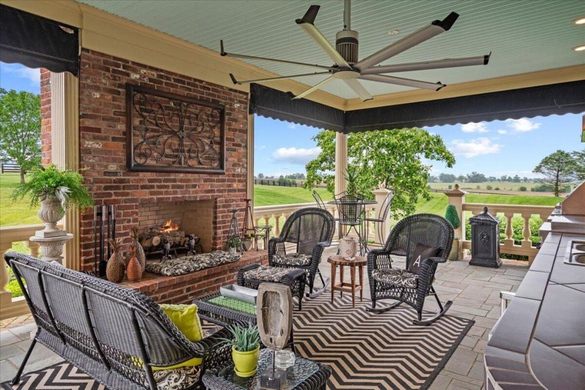 7,274 Sq. Ft. Mansion in Winchester, KY ($2,995,000)