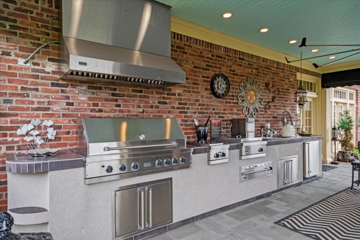 7,274 Sq. Ft. Mansion in Winchester, KY ($2,995,000)