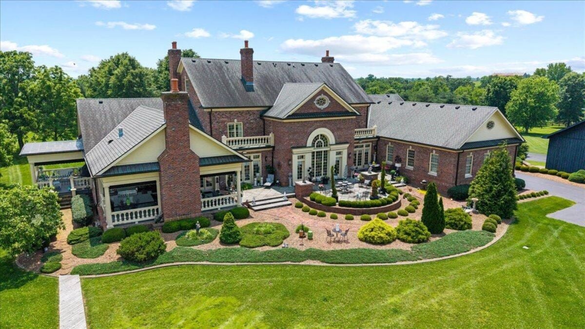 7,274 Sq. Ft. Mansion in Winchester, KY ($2,995,000)