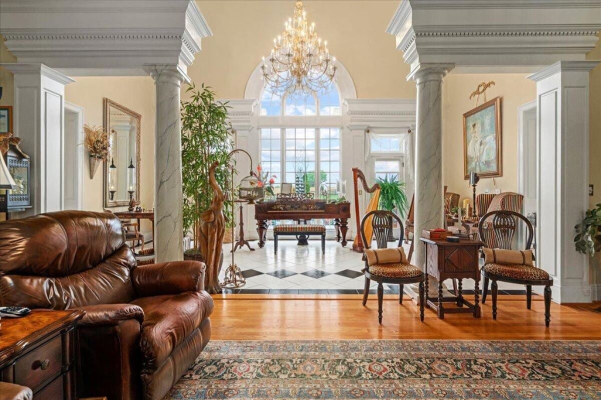 7,274 Sq. Ft. Mansion in Winchester, KY ($2,995,000)