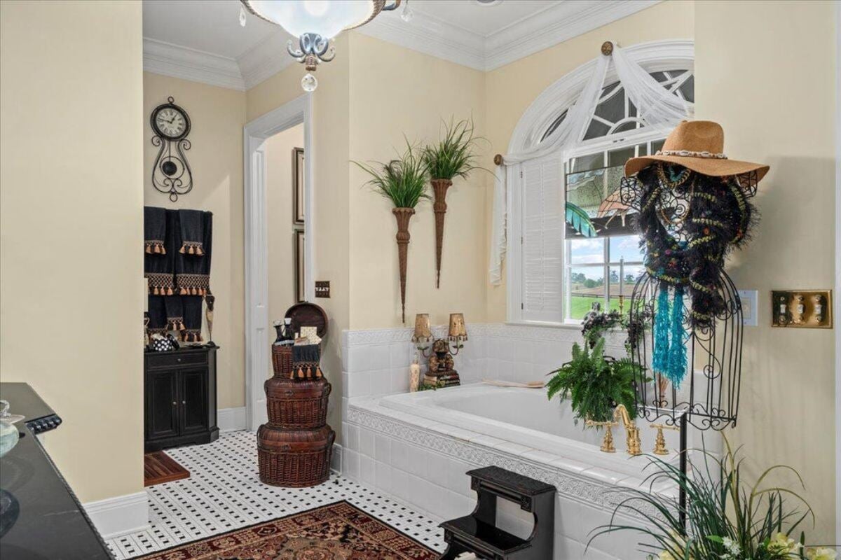 7,274 Sq. Ft. Mansion in Winchester, KY ($2,995,000)