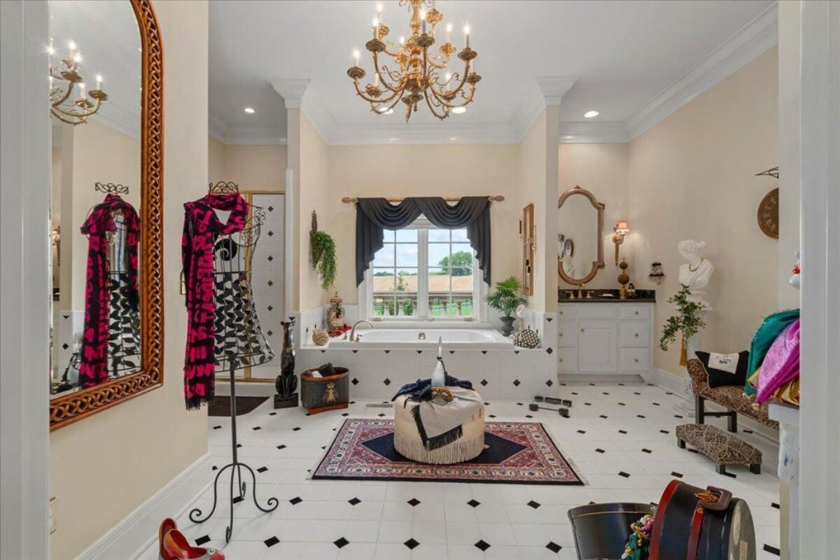 7,274 Sq. Ft. Mansion in Winchester, KY ($2,995,000)