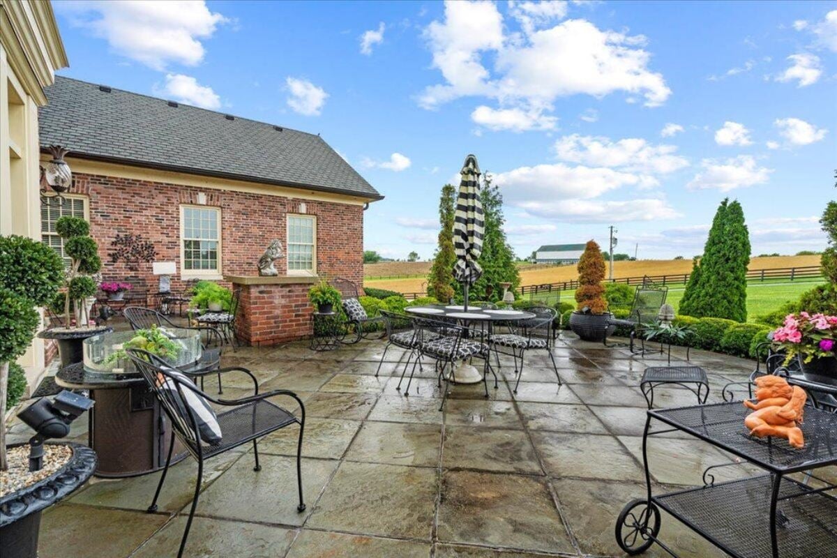 7,274 Sq. Ft. Mansion in Winchester, KY ($2,995,000)