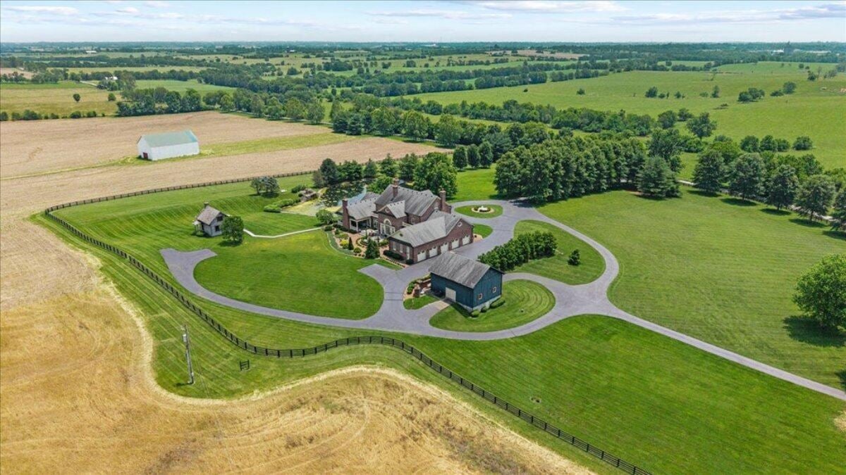 7,274 Sq. Ft. Mansion in Winchester, KY ($2,995,000)