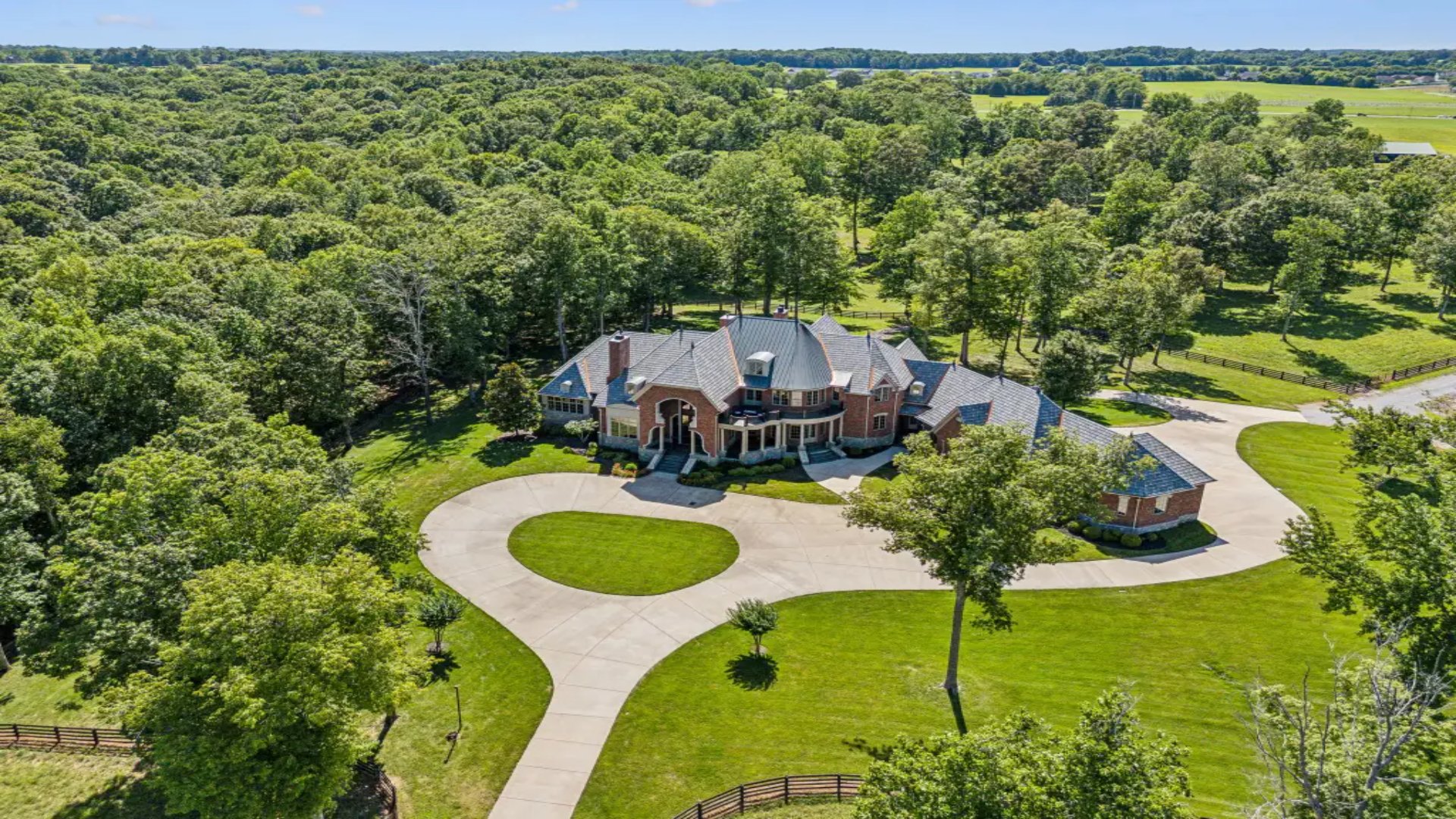5 Secluded Mansions Sequestered Deep in the Tennessee Countryside