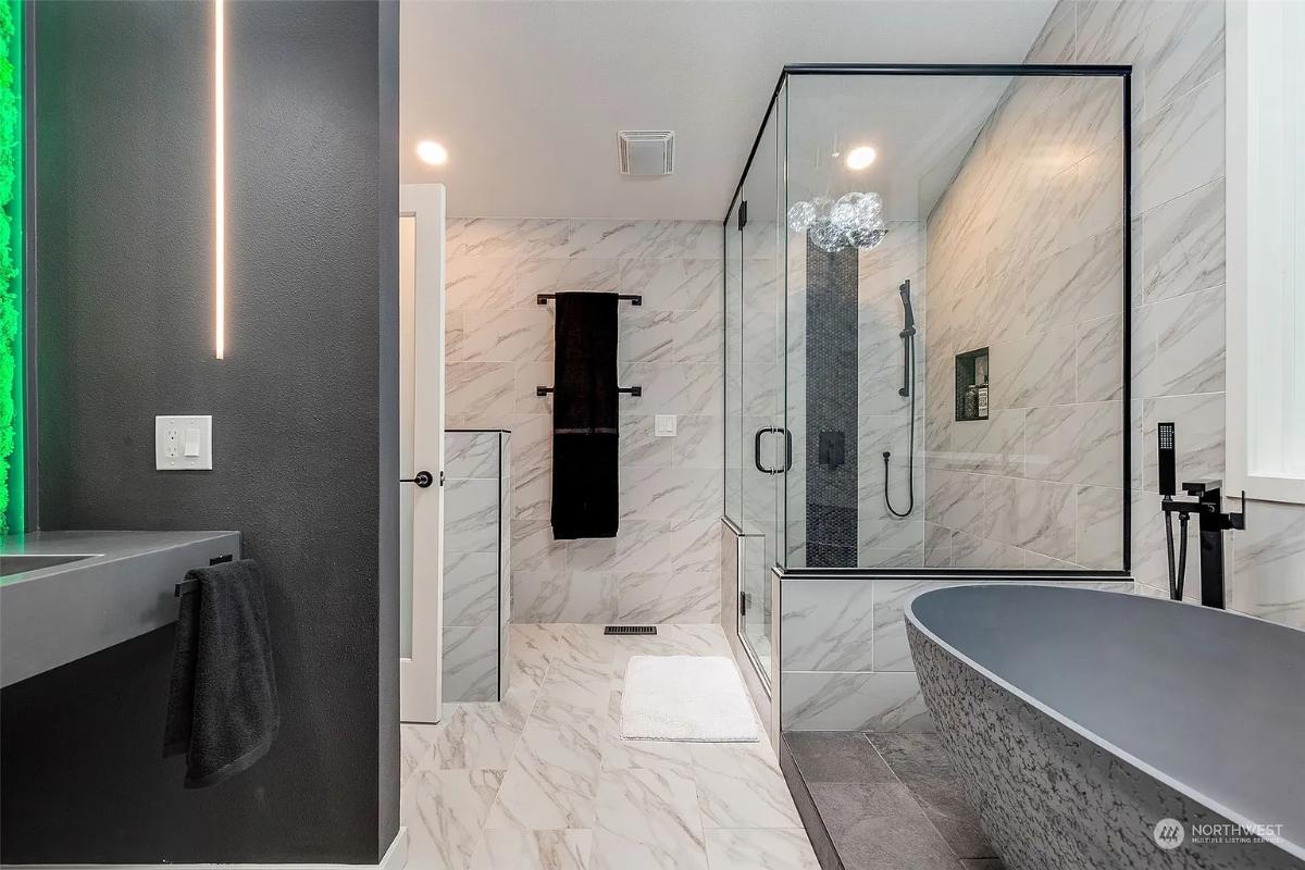 Discover the LED Accent Lighting in This Modern Bathroom