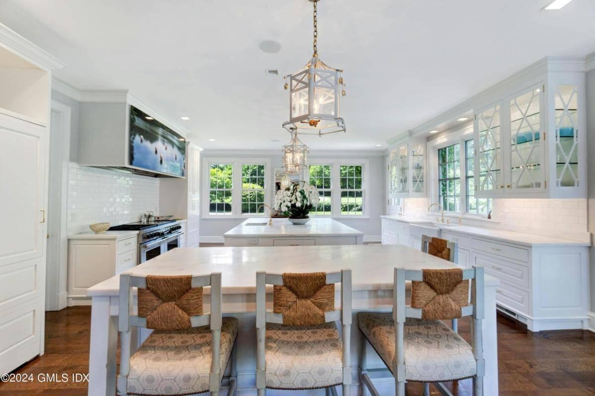 Admire the Dual Islands in This Light-Filled Kitchen