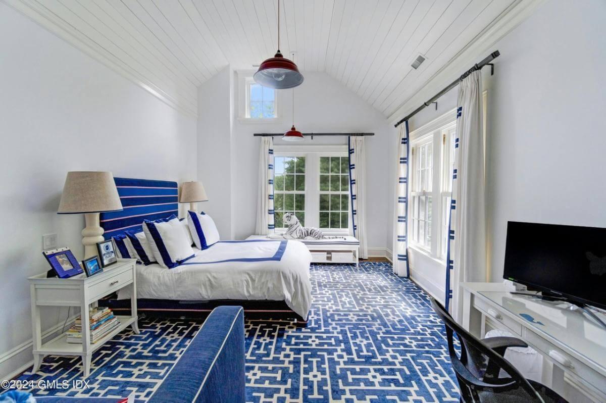 Spot the Nautical Accents in This Bright Bedroom Retreat