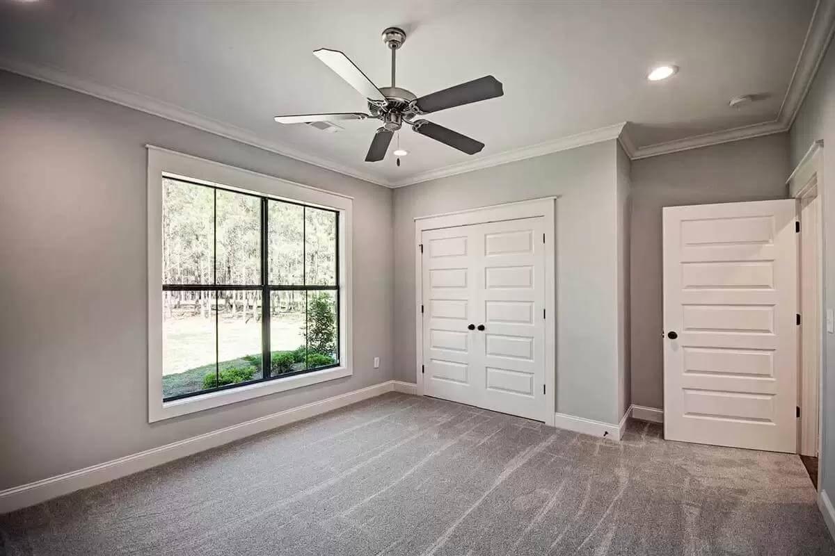 Simple Elegance in This Neatly Designed Bedroom