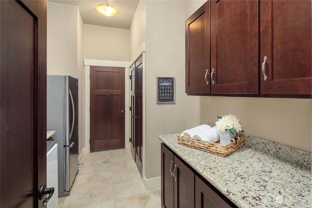 Step into the Practicality of This Craftsman Laundry Room