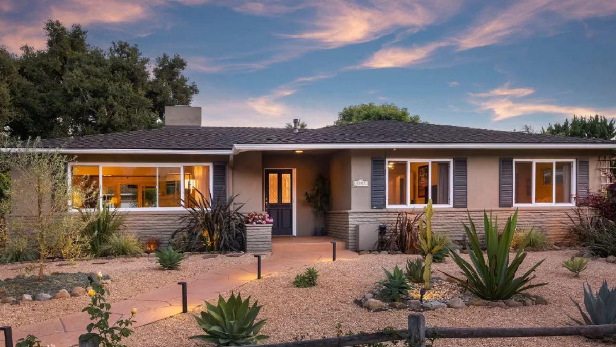A Mid-Century Classic with a Desert Garden Twist