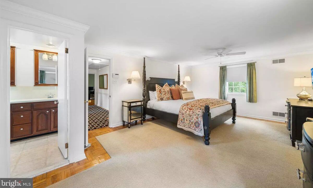 Bedroom