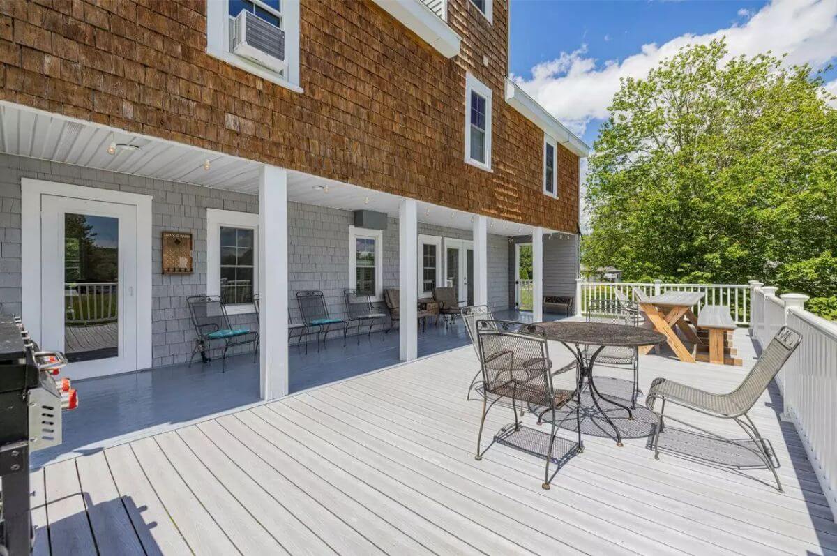 Deck
